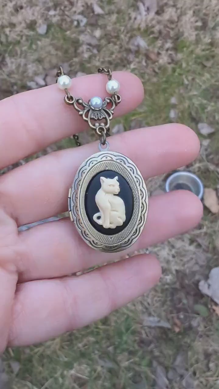 Vintage Cat Cameo Locket Necklace, Cat Lover Gift, Cat Jewelry