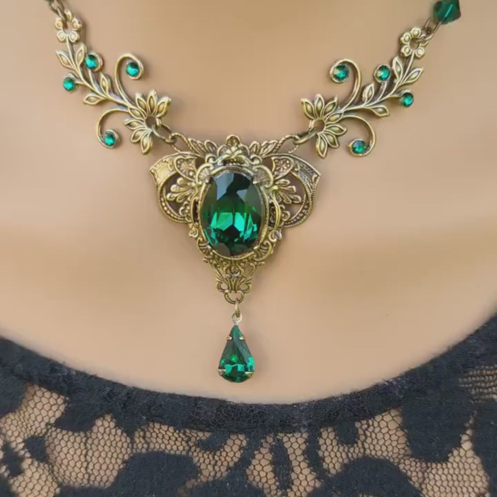Vintage Emerald floral necklace made with Swarovski crystals. Wedding Jewelry Set. Bridal jewelry jewelry